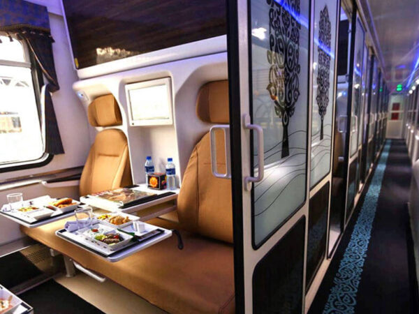 قطارهای مسیر تهران–مشهد